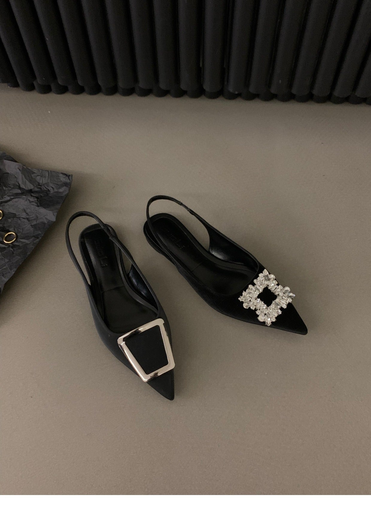 French flat black closed-toe sandals fairy shoes2025New spring and summer pointed toe rhinestone elegant shoes