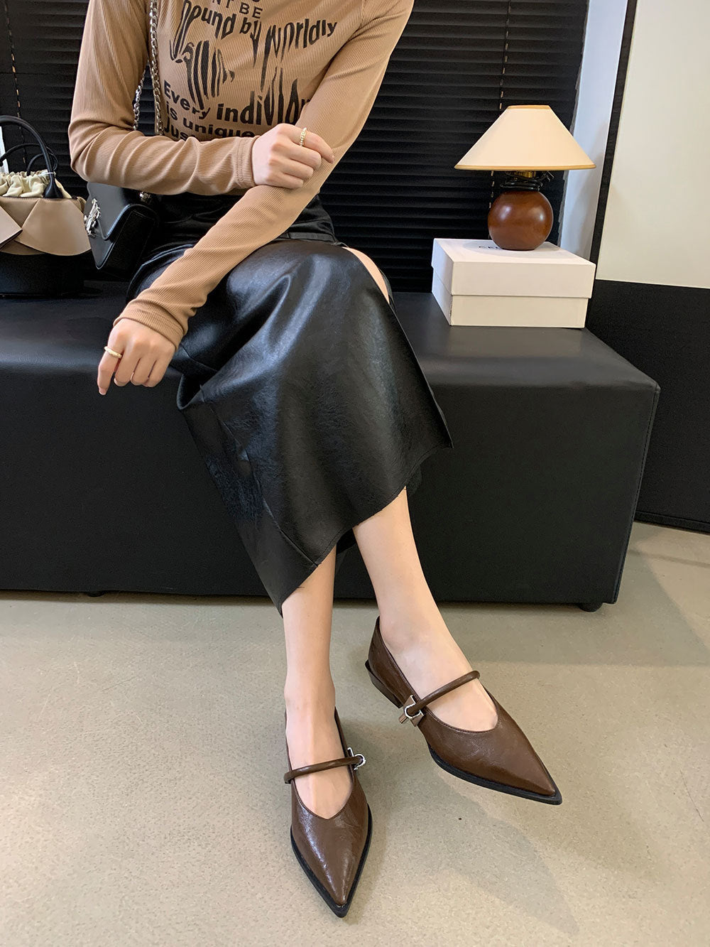French Low Heel Shoes Small Fragrance Style Pointed Toe Single Shoes for Women2024Spring and Autumn New Mary Jane Women's Shoes Thick Heels