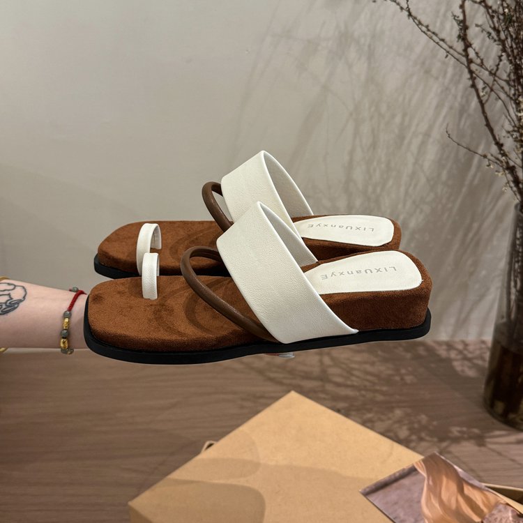 Rubber PU Medium Heel Flat Toe Slippers