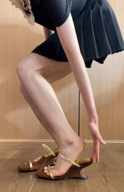 Women's Slippers for Outdoor Wear, Stylish and High-End, Niche gold One-Strap Irregular Heel High Heel Sandals