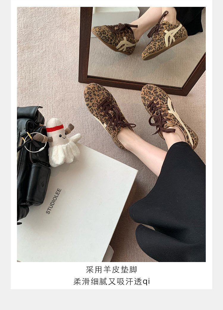 2025Women's Autumn Lace-Up Low-Top Sneakers（Upper Height Less10cm)Rubber