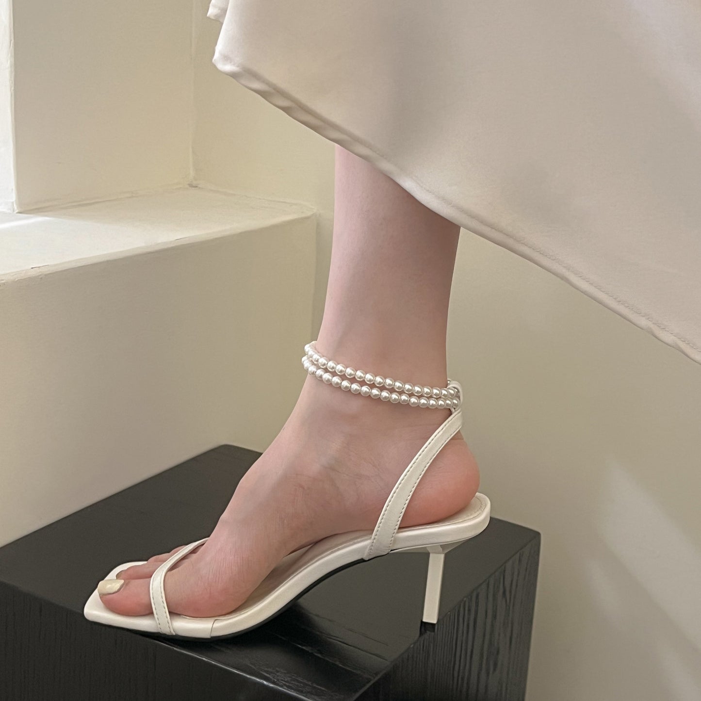 Mermaid Pearl Versatile Elegant One-Strap Sandals for Women2025New Year's Pearl Stiletto High Heels