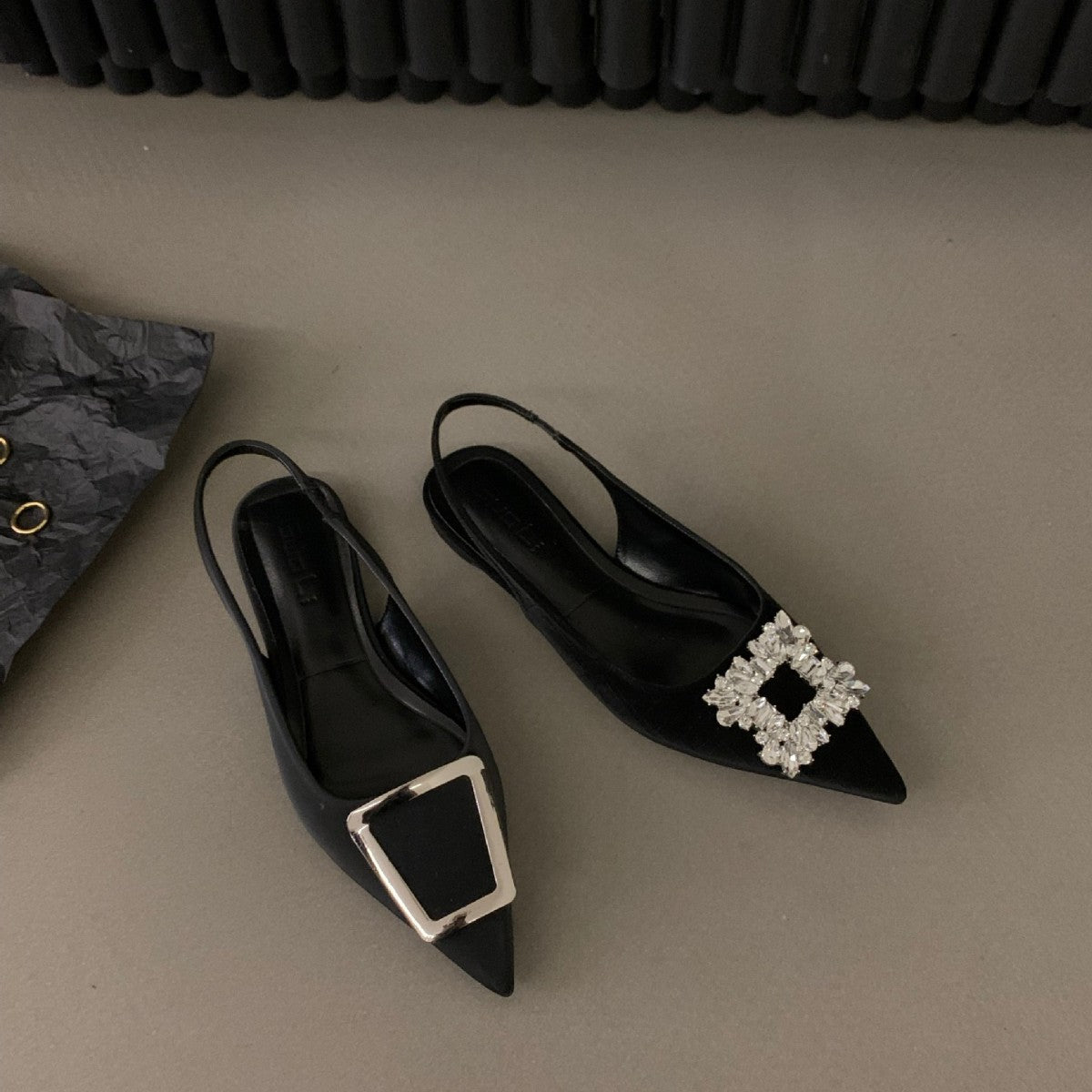 French flat black closed-toe sandals fairy shoes2025New spring and summer pointed toe rhinestone elegant shoes