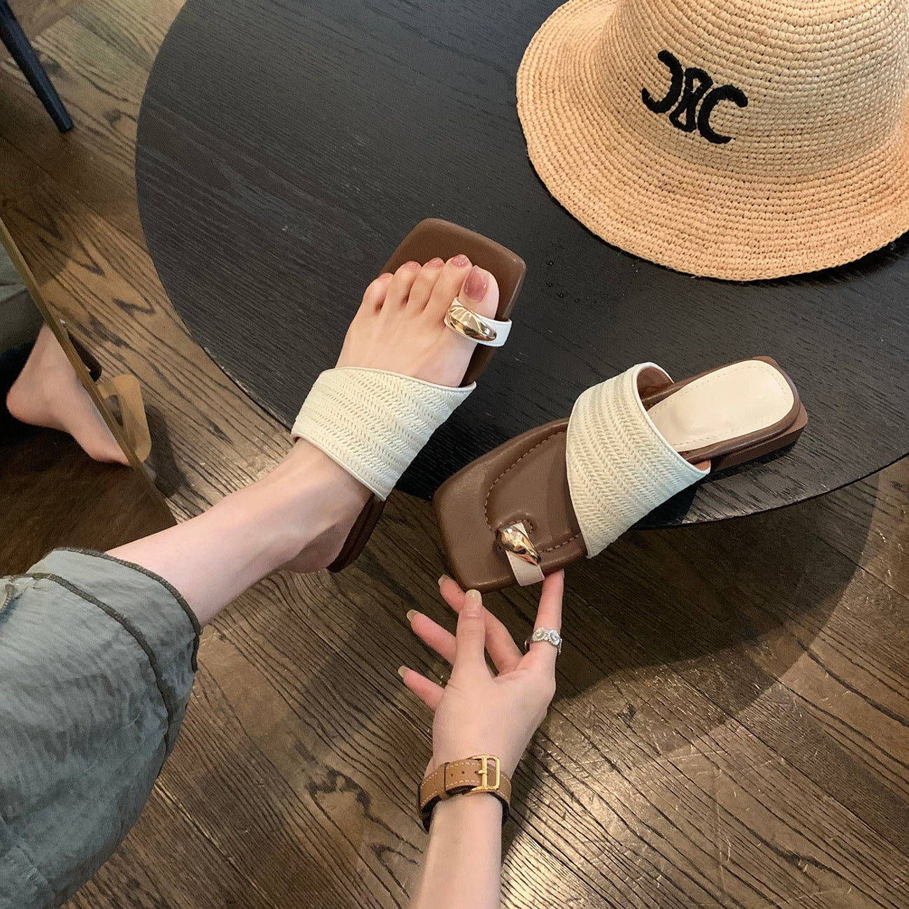 Thick Heel Vacation Style Straw Weave Toe Clip Sandals for Women Summer Outdoor Wear2024New French Style Sandals
