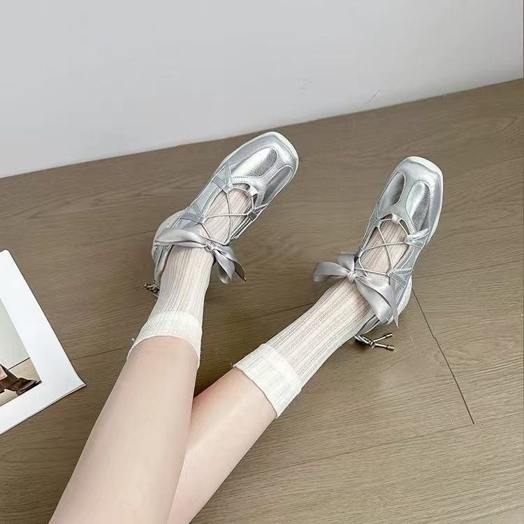 2025Summer rubber sneakers for women with lace-up low-top（Upper Height Less10cm)