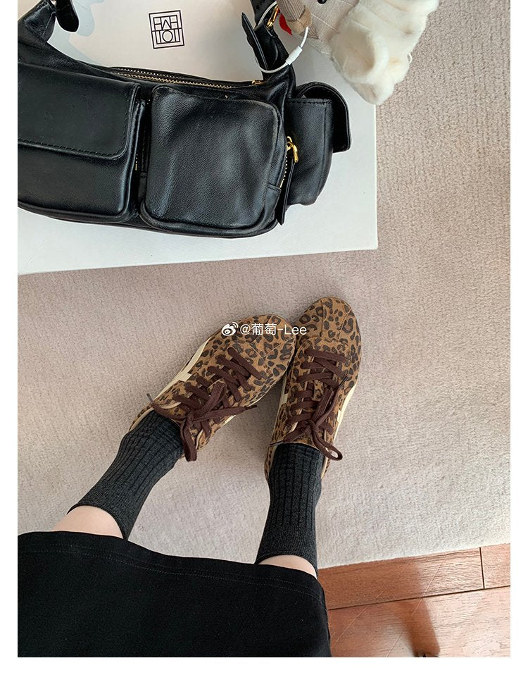 2025Women's Autumn Lace-Up Low-Top Sneakers（Upper Height Less10cm)Rubber