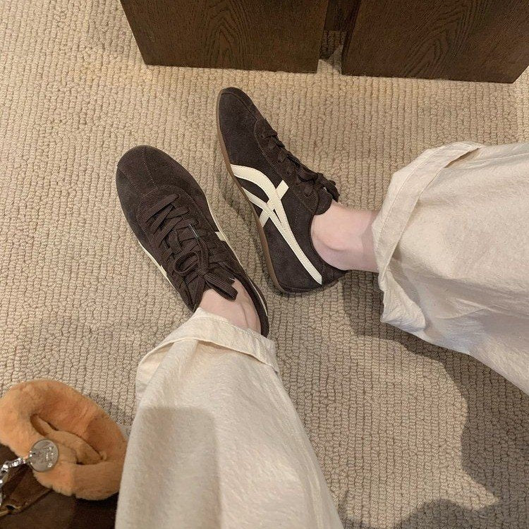 2025Women's Autumn Lace-Up Low-Top Sneakers（Upper Height Less10cm)Rubber