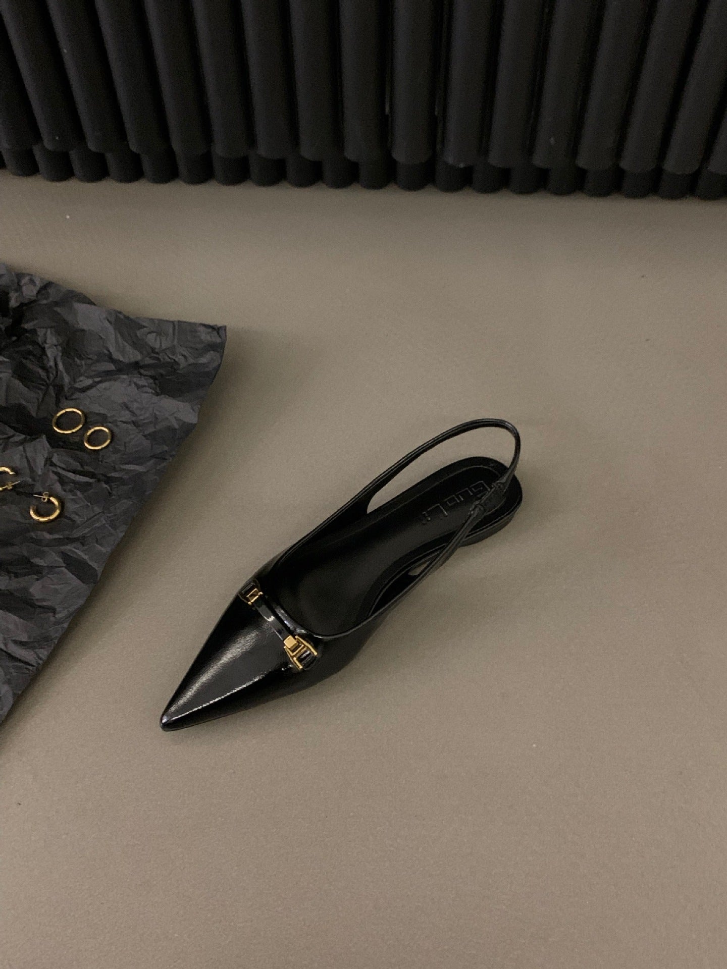 French flat black closed-toe sandals fairy shoes2025New spring and summer pointed toe rhinestone elegant shoes