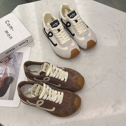 2025Spring and Autumn Cute Asymmetric Big Toe Lace-up Casual Sneakers for Women