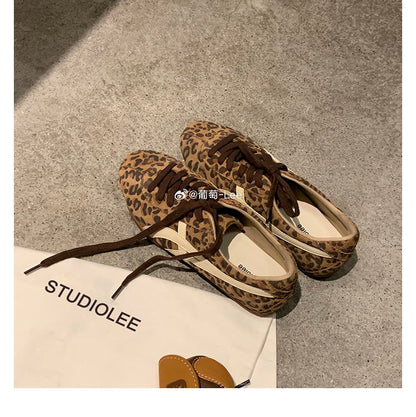 2025Women's Autumn Lace-Up Low-Top Sneakers（Upper Height Less10cm)Rubber