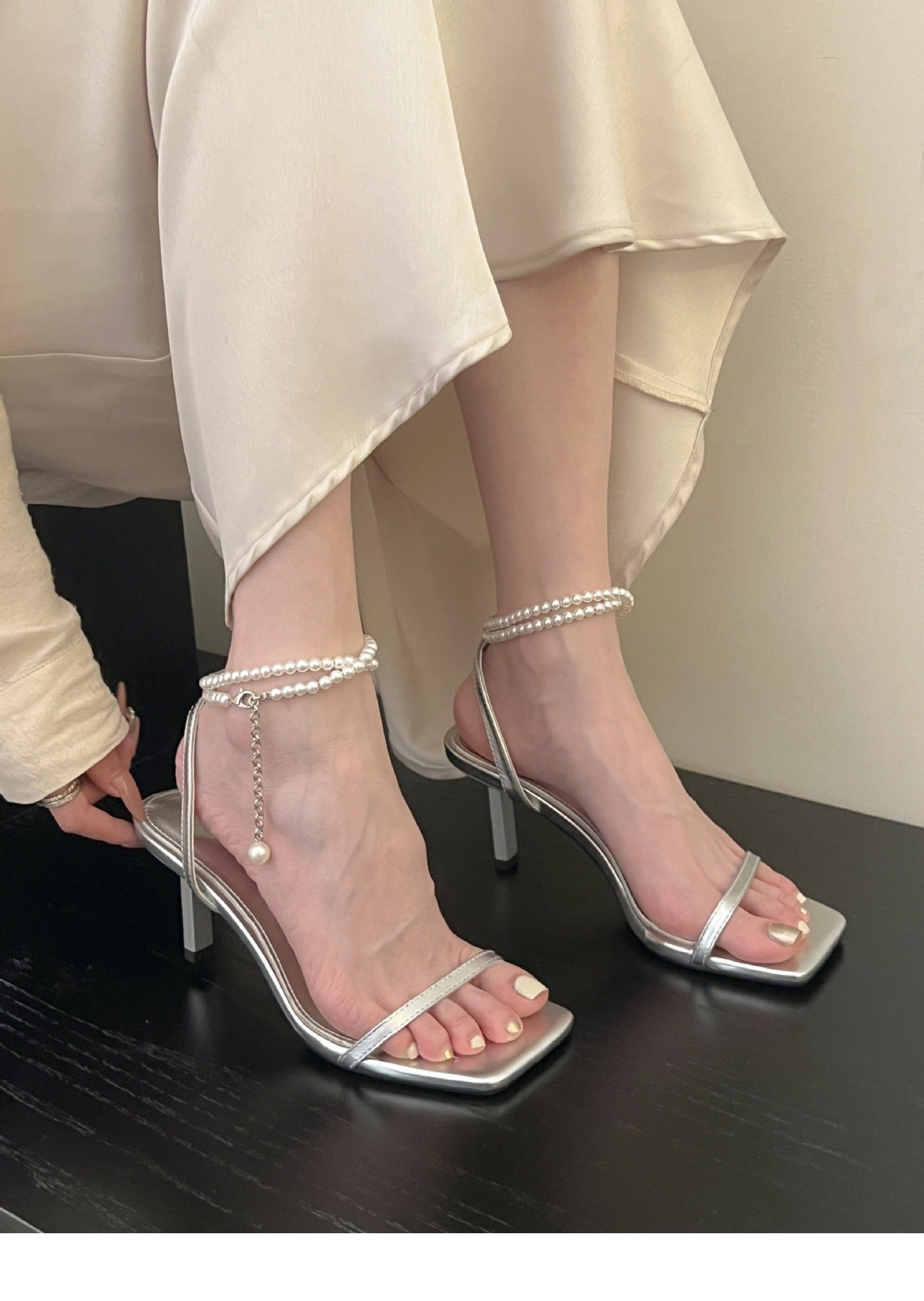 Mermaid Pearl Versatile Elegant One-Strap Sandals for Women2025New Year's Pearl Stiletto High Heels