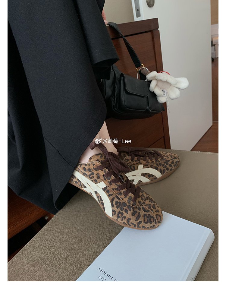 2025Women's Autumn Lace-Up Low-Top Sneakers（Upper Height Less10cm)Rubber