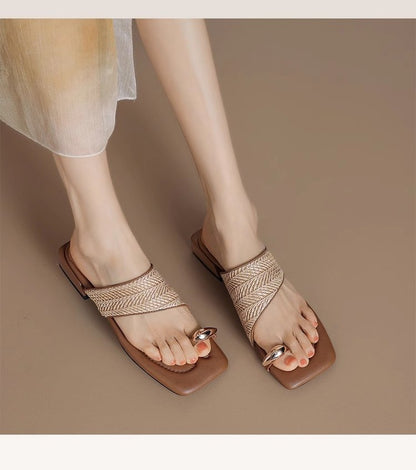 Thick Heel Vacation Style Straw Weave Toe Clip Sandals for Women Summer Outdoor Wear2024New French Style Sandals