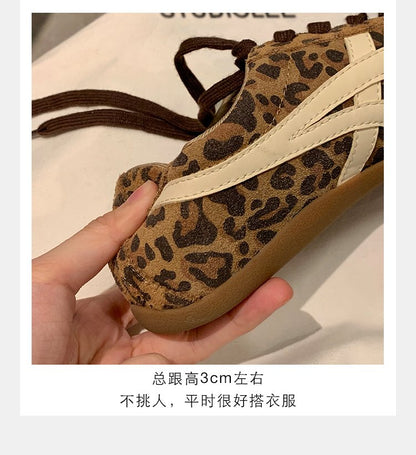 2025Women's Autumn Lace-Up Low-Top Sneakers（Upper Height Less10cm)Rubber