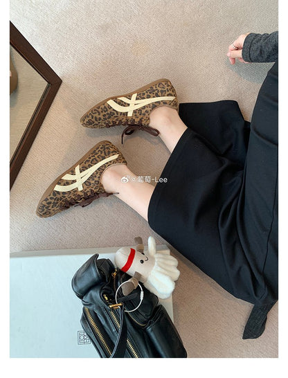 2025Women's Autumn Lace-Up Low-Top Sneakers（Upper Height Less10cm)Rubber